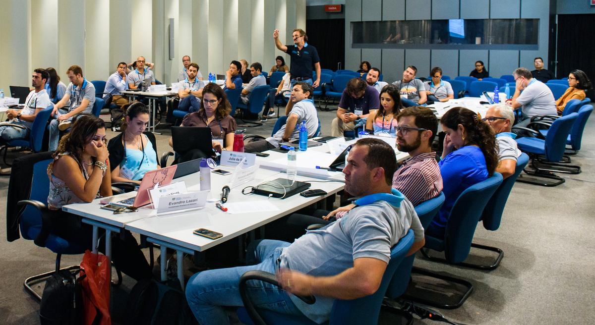 Comunidade Alumni do COB vai selecionar palestrantes para a COB Expo